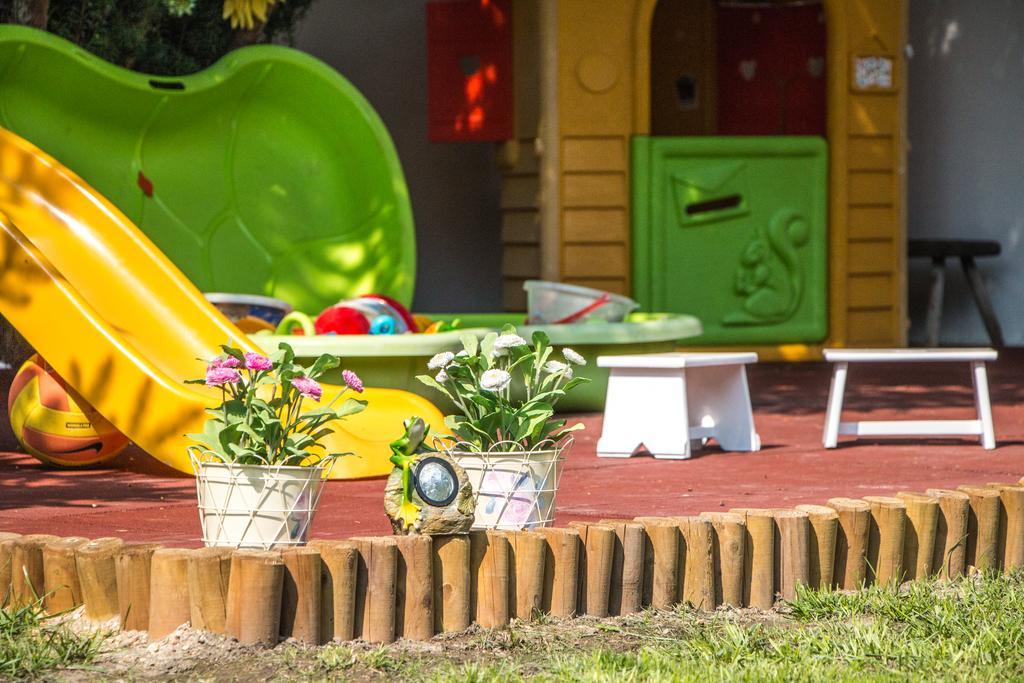 Szivarvany Panzio セゲド エクステリア 写真